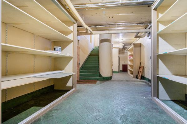 Propriete 20 pièce(s) 617 m²