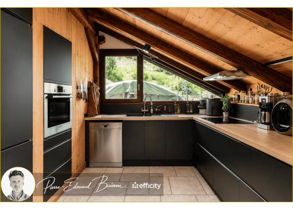 Maison
         7 pièces
        - 178 m² Bien prestige 1 300 000 € *