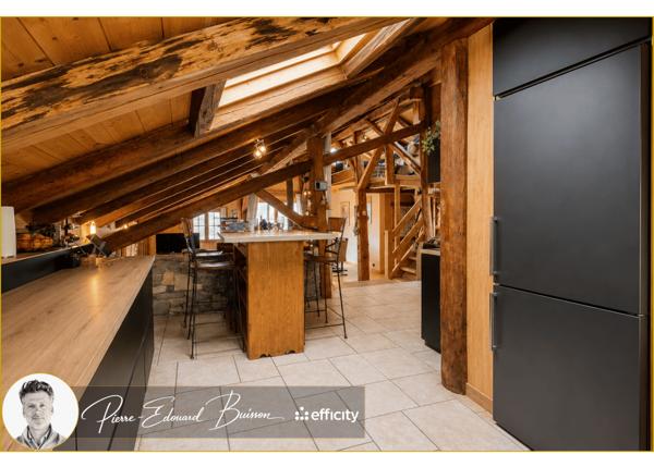 Maison
         7 pièces
        - 178 m² Bien prestige 1 300 000 € *