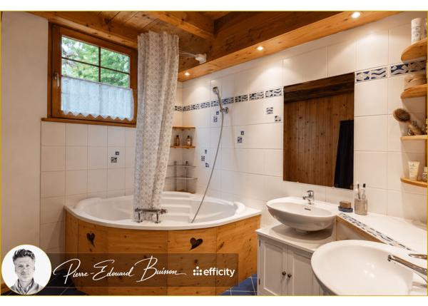 Maison
         7 pièces
        - 178 m² Bien prestige 1 300 000 € *
