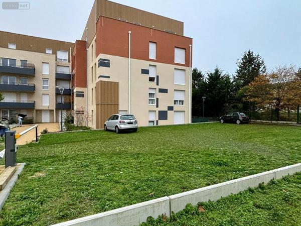 Garage - Parking à vendre à Poitiers dans la Vienne (86000), ref : VS019-86001