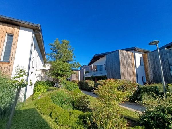 Appartement 3 pièces avec terrasse et jardin + 2 parking