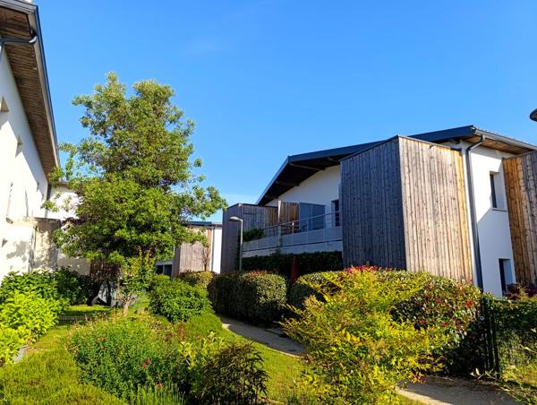 Appartement 3 pièces avec terrasse et jardin + 2 parking