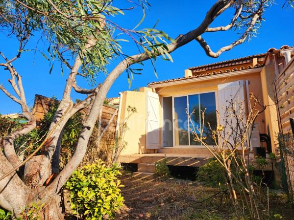 Appartement à vendre 1/2 pièces BANDOL (83)avec grand jardin piscine et parking