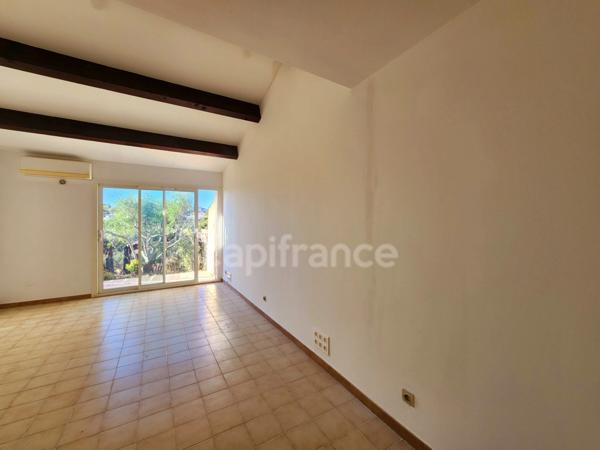 Appartement à vendre 1/2 pièces BANDOL (83)avec grand jardin piscine et parking