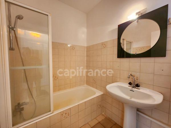 Appartement à vendre 1/2 pièces BANDOL (83)avec grand jardin piscine et parking