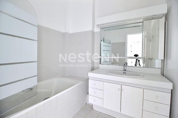 Appartement Courbevoie 3 pièces 69 m2 - LUMINEUX - TRAVERSANT - SANS VIS A VIS - TRANSPORTS - COMMERCES - ECOLES