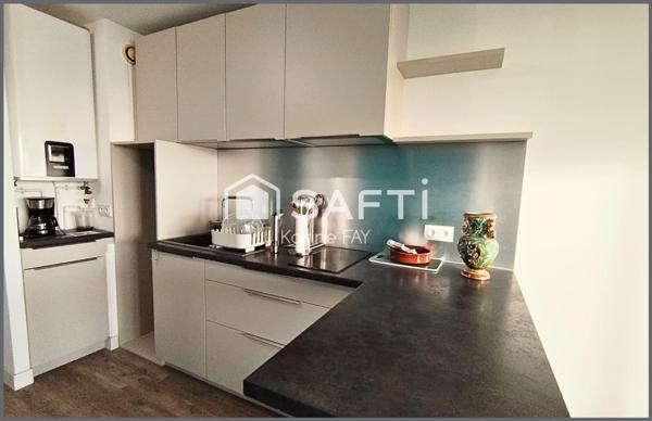 Studio rénové avec magnifique vue mer