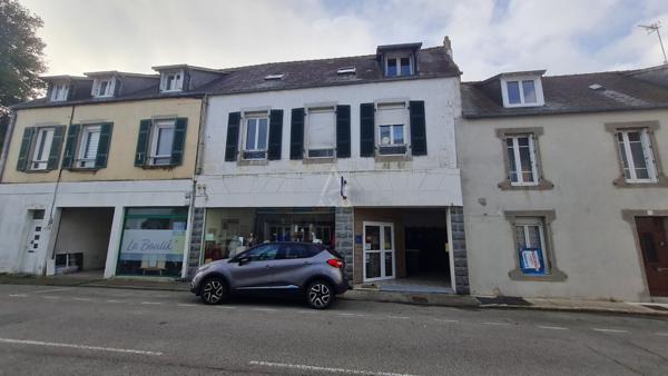 Opportunité d'investissement au cœur de CROZON : Local commercial de 200 m²