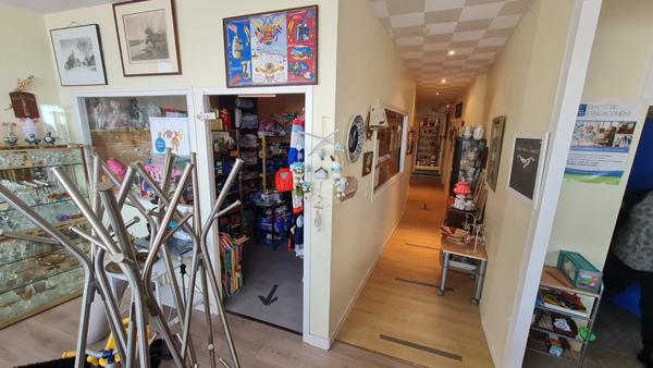 Opportunité d'investissement au cœur de CROZON : Local commercial de 200 m²