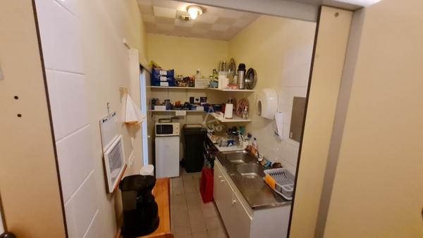 Opportunité d'investissement au cœur de CROZON : Local commercial de 200 m²