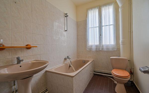 Appartement à vendre    2 pièces • 54,95 m2 Paris 10