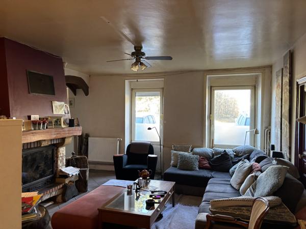 Lalizolle – Entreprise active à reprendre avec 5 chambres d’hôtes, camping et restaurant  Lalizolle (03450)