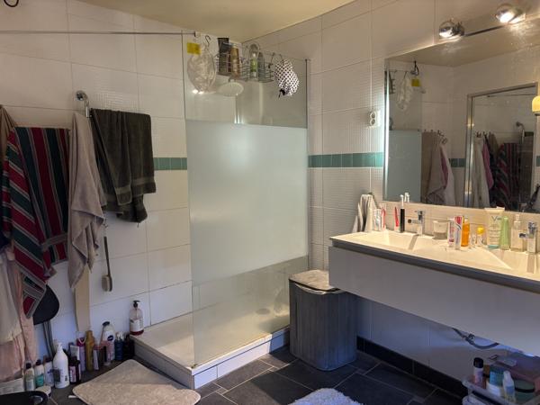 Lalizolle – Entreprise active à reprendre avec 5 chambres d’hôtes, camping et restaurant  Lalizolle (03450)