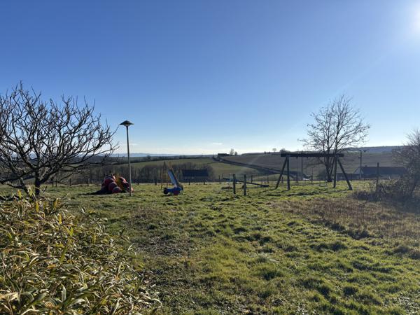 Lalizolle – Entreprise active à reprendre avec 5 chambres d’hôtes, camping et restaurant  Lalizolle (03450)