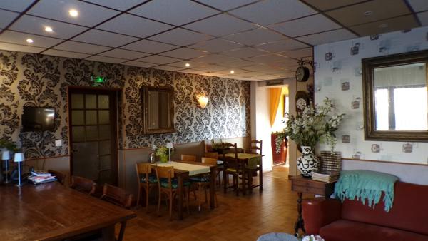 Lalizolle – Entreprise active à reprendre avec 5 chambres d’hôtes, camping et restaurant  Lalizolle (03450)