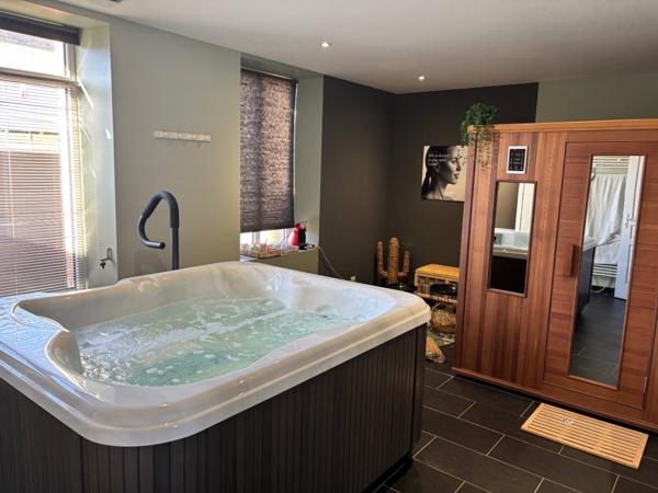 Un  magasin avec appartment 2 chambres, jardin 309 m2