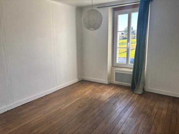 Un  magasin avec appartment 2 chambres, jardin 309 m2