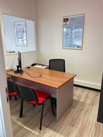Local commercial centre de St Nazaire