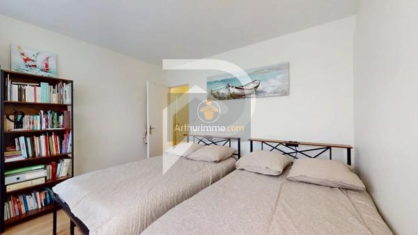 Vente                                                      Appartement
                        
                     3 pièces                      72 m2                     à Marly-le-Roi