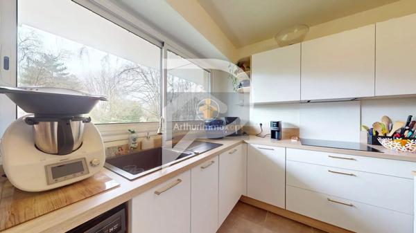 Vente                                                      Appartement
                        
                     3 pièces                      72 m2                     à Marly-le-Roi