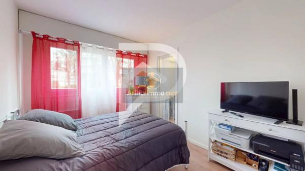 Vente                                                      Appartement
                        
                     3 pièces                      72 m2                     à Marly-le-Roi