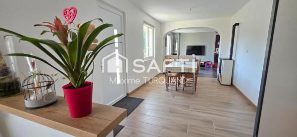 Pavillon plain-pied 97m² 3 chambres + dépendances et terrain.