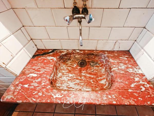 Maison de Village en pierre, cour sans vis à vis, 4 chambres, garage