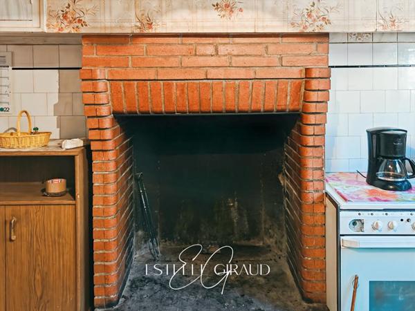 Maison de Village en pierre, cour sans vis à vis, 4 chambres, garage