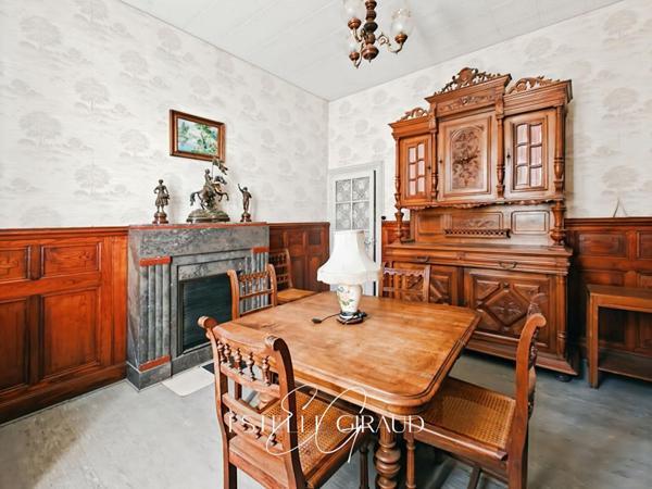 Maison de Village en pierre, cour sans vis à vis, 4 chambres, garage