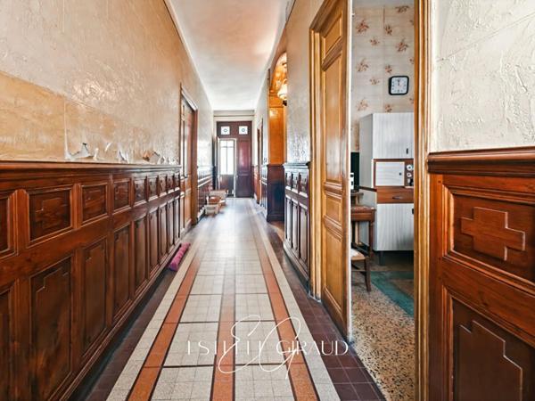 Maison de Village en pierre, cour sans vis à vis, 4 chambres, garage