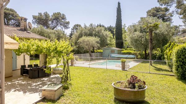 Belle maison avec piscine à vendre à Mougins
