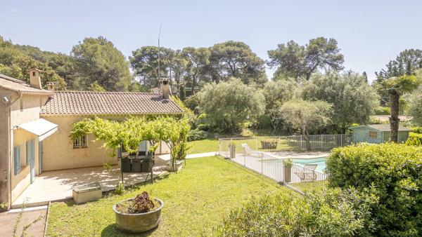 Belle maison avec piscine à vendre à Mougins