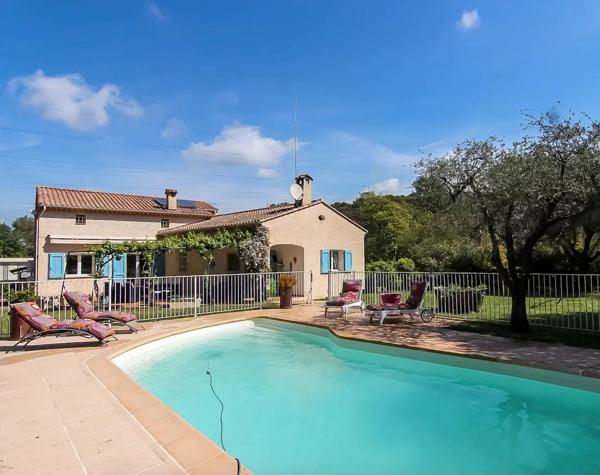 Belle maison avec piscine à vendre à Mougins