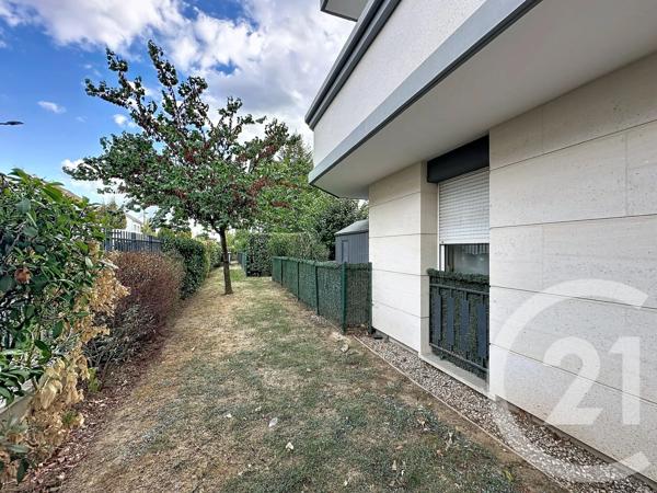 Appartement à vendre  3 pièces - 64,84 m 2   THIAIS  - 94