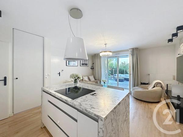 Appartement à vendre  3 pièces - 64,84 m 2   THIAIS  - 94