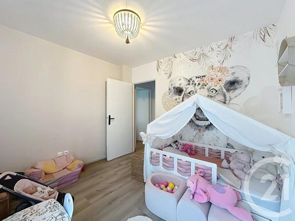 Appartement à vendre  3 pièces - 64,84 m 2   THIAIS  - 94