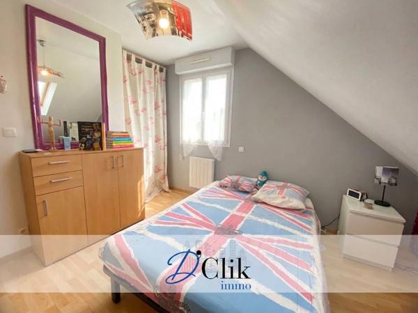 Pavillon en bois à vendre à CHANGE ! Changé (53810)