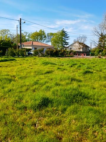 Terrain Constructible à Geste 432m2