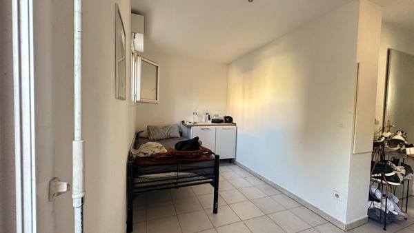 Rare sur Marignane, Studio lumineux et fonctionnel