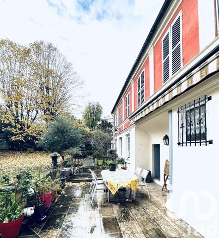 Demeure 10 pièces de 220 m² à Choisy-le-Roi (94600)