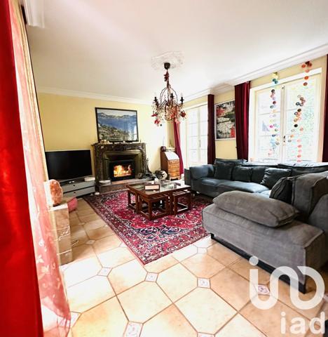 Demeure 10 pièces de 220 m² à Choisy-le-Roi (94600)