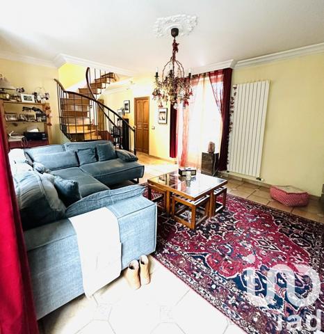 Demeure 10 pièces de 220 m² à Choisy-le-Roi (94600)