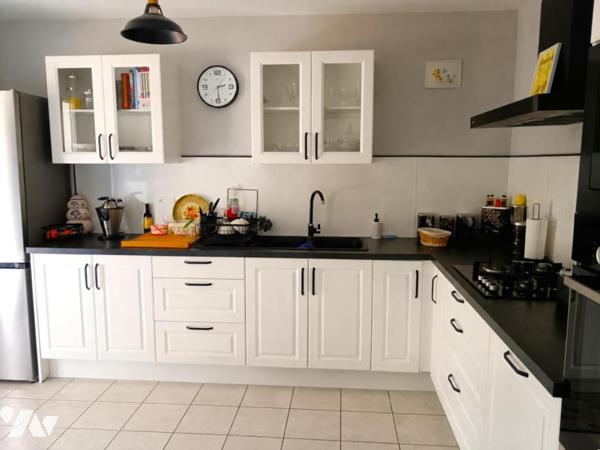 Maison de plain pied avec terrain de 700 m2