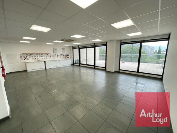 Bureaux à louer à Montpellier avec terrasse privative et parkings inclus