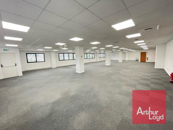 Bureaux à louer à Montpellier avec terrasse privative et parkings inclus