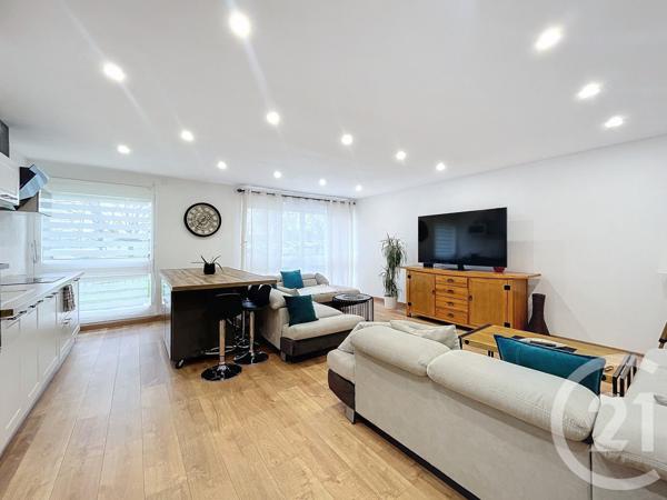 Appartement T5 à vendre  6 pièces - 99 m2 CHOLET - 49