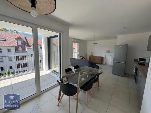 Appartement à louer 3 pièces 68.9m² Saint-Genis-Pouilly (01630)