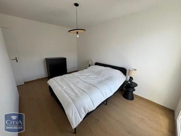 Appartement à louer 3 pièces 68.9m² Saint-Genis-Pouilly (01630)