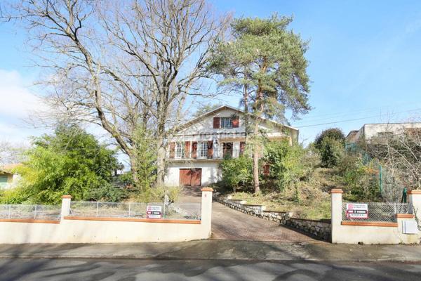 Maison familiale 7 pièces sur 3 niveaux - IDÉAL REGROUPEMENT FAMILIAL / PROFESSION LIBÉRALE